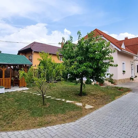 White Апартаменты *